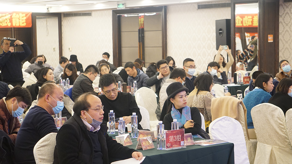 高培商院内训分享：情商胜过智商！年轻人选领导者新标准，82%直言“优秀领导者太少”